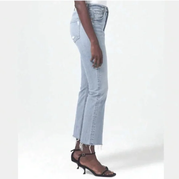 Citizens of Humanity Isola Cropped Vintage Distressed Jeans in Blue Moon Size 29